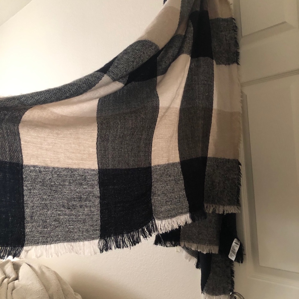 Scarf - Picture 2 of 2